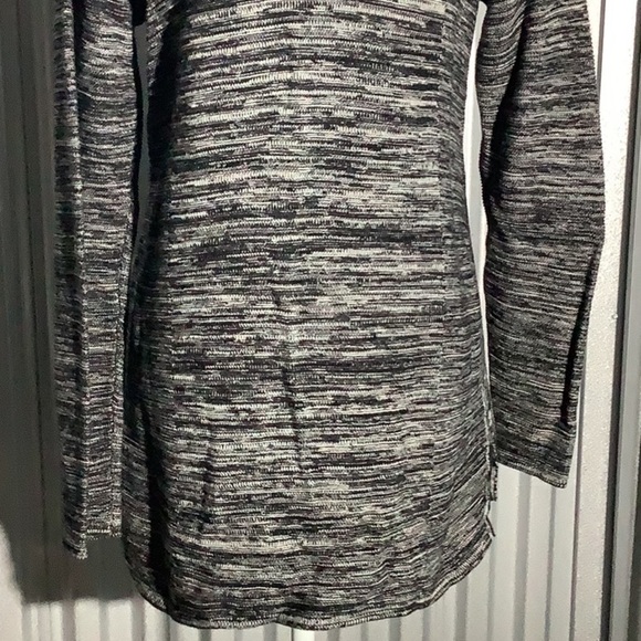Ellen Tracy - Sz M - lightweight hi low sweater comfy v neck - Picture 4 of 5